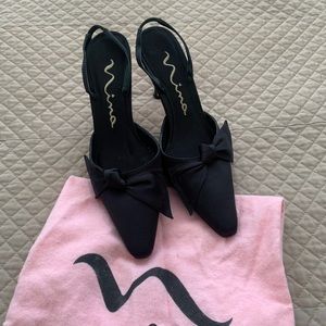 Nina Shapely LS- Black Luster heels